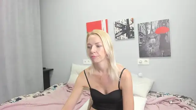 Brightly_Heizer live cam on StripChat