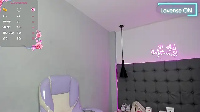scarletcherry18 (T teen) - naked sexy dance