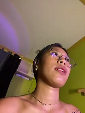 _athenax (F teen) - suck dildo