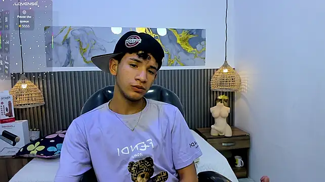 jdwhite18 (M twink) - cum show