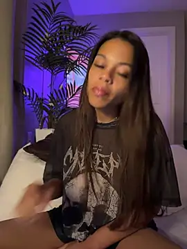 Petite_Baddie
