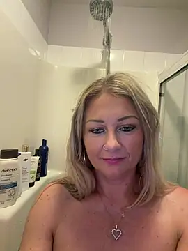 blondemilf82 (F milf) - Sloppy dildo deepthroat bj
