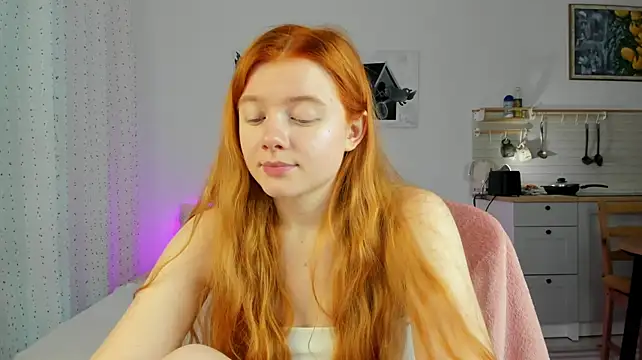 Evie_Tomioka webcam