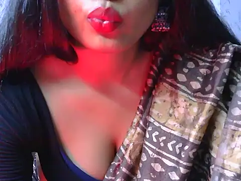 sweeety-doll live cam on StripChat