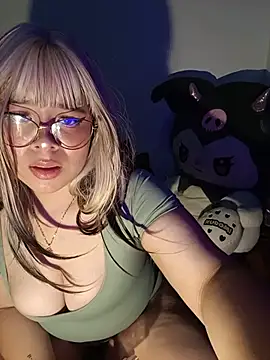 Melodii-22 live cam on StripChat