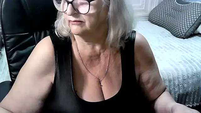 LolkaAlyss live cam on StripChat