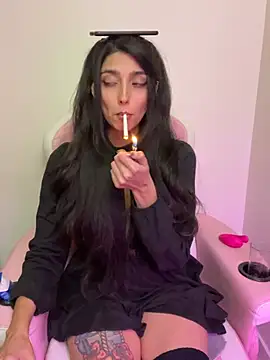 Felicia_smok3