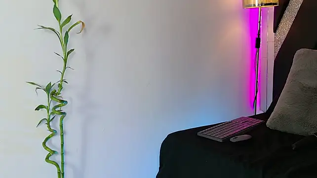 blonde_cat15 live cam on StripChat