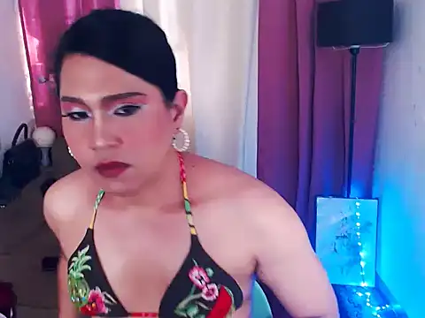 SWEETBELLA69 live cam on StripChat