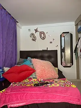 collins_megan96 live cam on StripChat