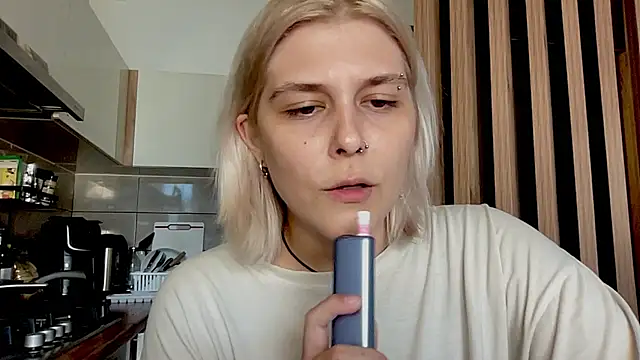 Ella_Bloom live cam on StripChat