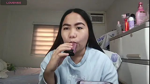 CandieHand live cam on StripChat