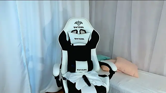 Lily_Daviss