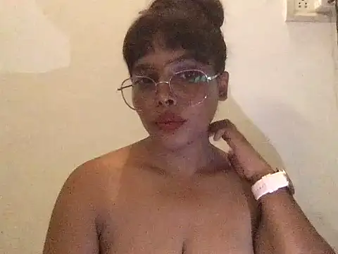 raveena_hot live cam on StripChat