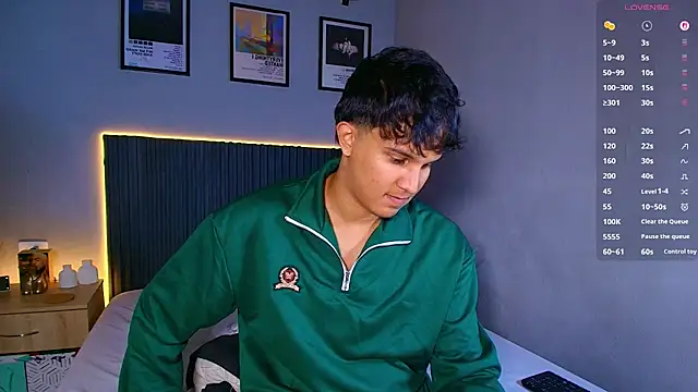 Leo_Savage_ webcam