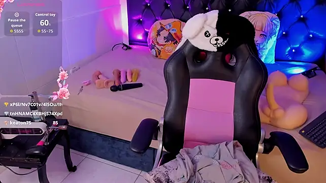 Noah_Cherry webcam