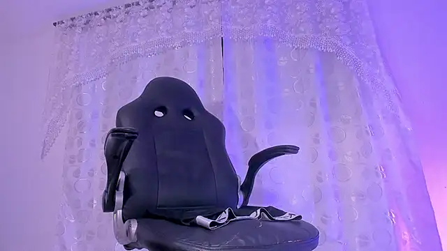 FrannBoy live cam on StripChat