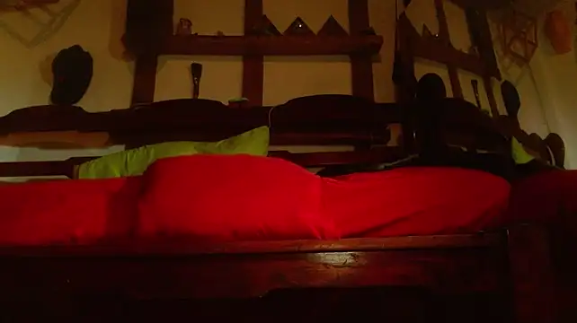 laye19 live cam on StripChat