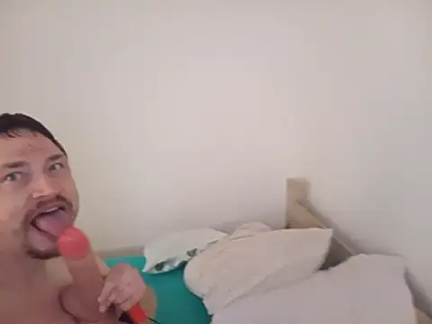 SILICONEFUCK live cam on StripChat