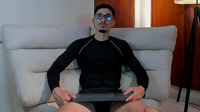 eros_becker live cam on StripChat
