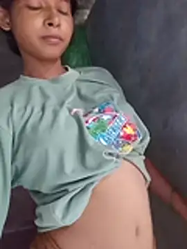 Sanjupari78 live cam on StripChat