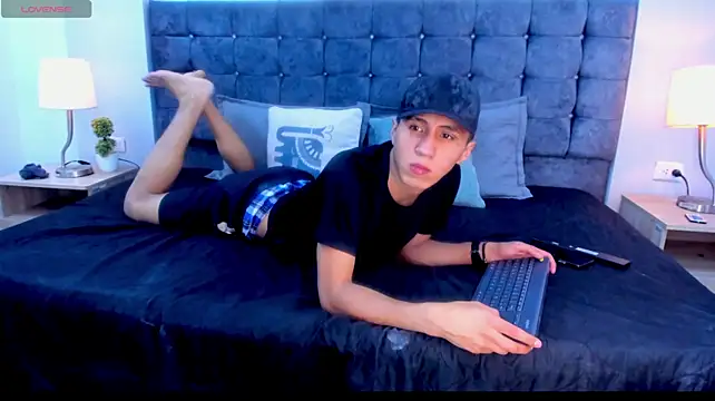 Damian_Steel07 live cam on StripChat