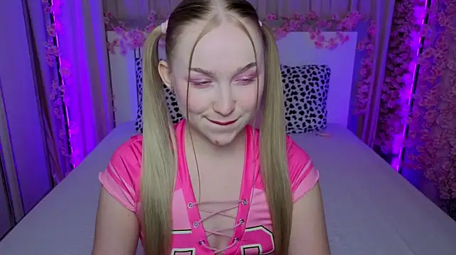 LilyStarlight live cam on StripChat