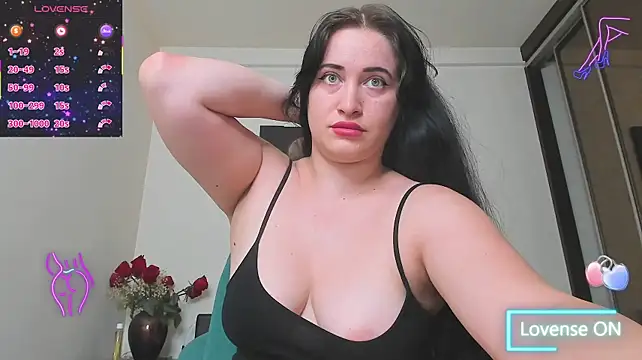 GoldenLunaa webcam