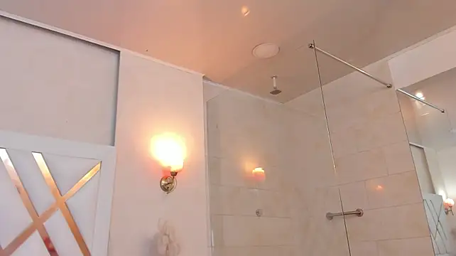 Sky_Collins_ webcam