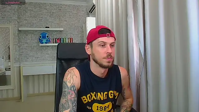 JonahShaw live cam on StripChat