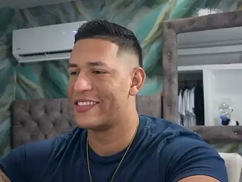 tay_8 webcam