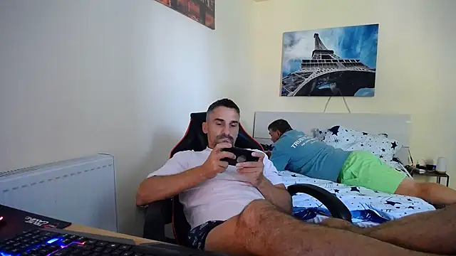 amydamarw (Ask my age) - relax with friend