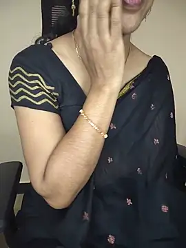 cute-smiely-queen-telugu (F milf) - Ice on boobs