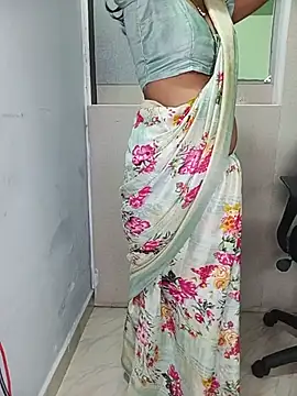 deepa_kannadatelugu (F milf) - Pusssy oil massage