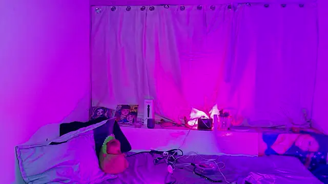 Lisa_sparkleee live cam on StripChat