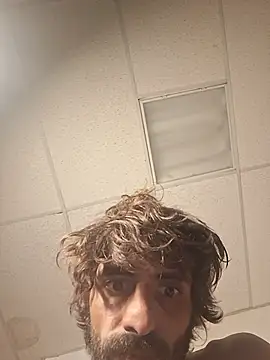 lowhangingdick22 (Ask my age) - Ill get hard and explode on here first t