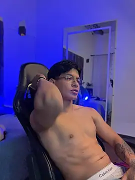 tonypetrovjs (M twink) - naked