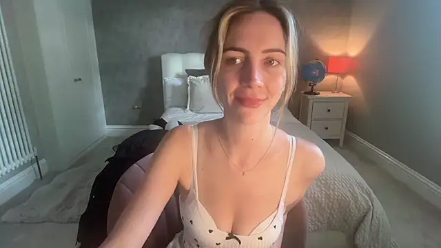 ElsieLondonxx live cam on StripChat