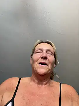 Blondnboujee53