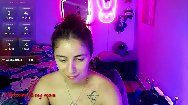 aleja_diamond live cam on StripChat