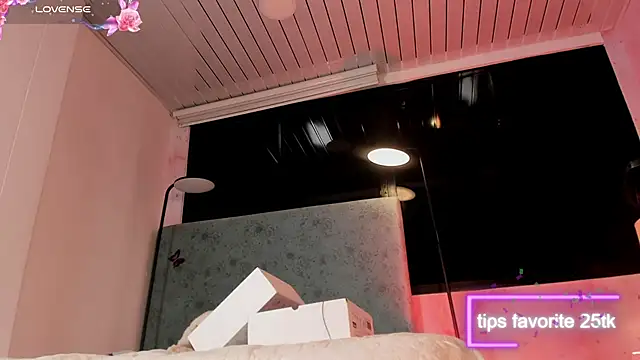 naomii_collins live cam