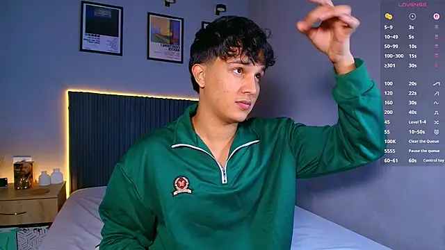 Leo_Savage_ live cam on StripChat