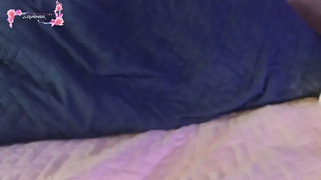 Luna_honey9 live cam on StripChat