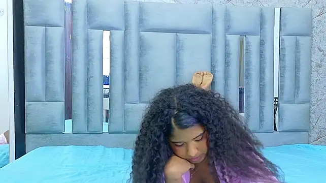 shyblacksweetiee webcam