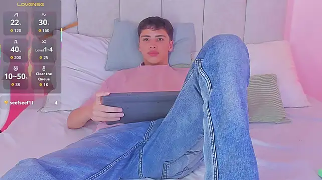 JoshClaarktt live cam on StripChat