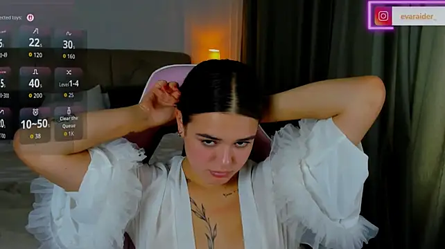 EvaRaider live cam on StripChat