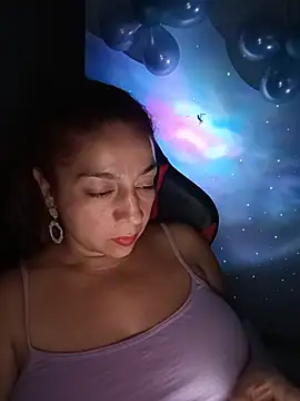 Tumilf live cam on StripChat