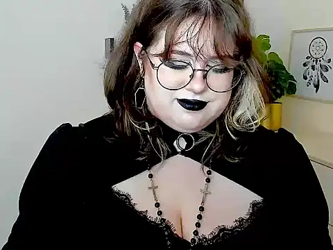 OpheliaLush live cam on StripChat