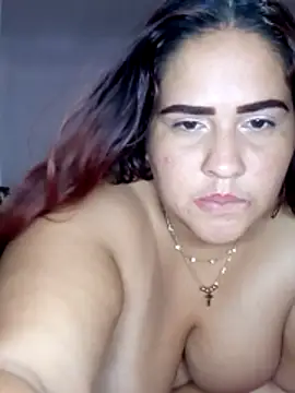 Honey_Kiiss live cam on StripChat