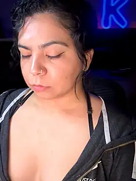 kimmiakiss22 webcam